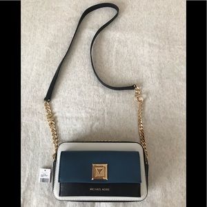 🆕 MK Sylvia Tri Color Double Zip Crossbody Bag
